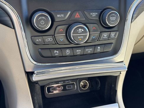 Used 2021 Jeep Grand Cherokee Laredo image 20