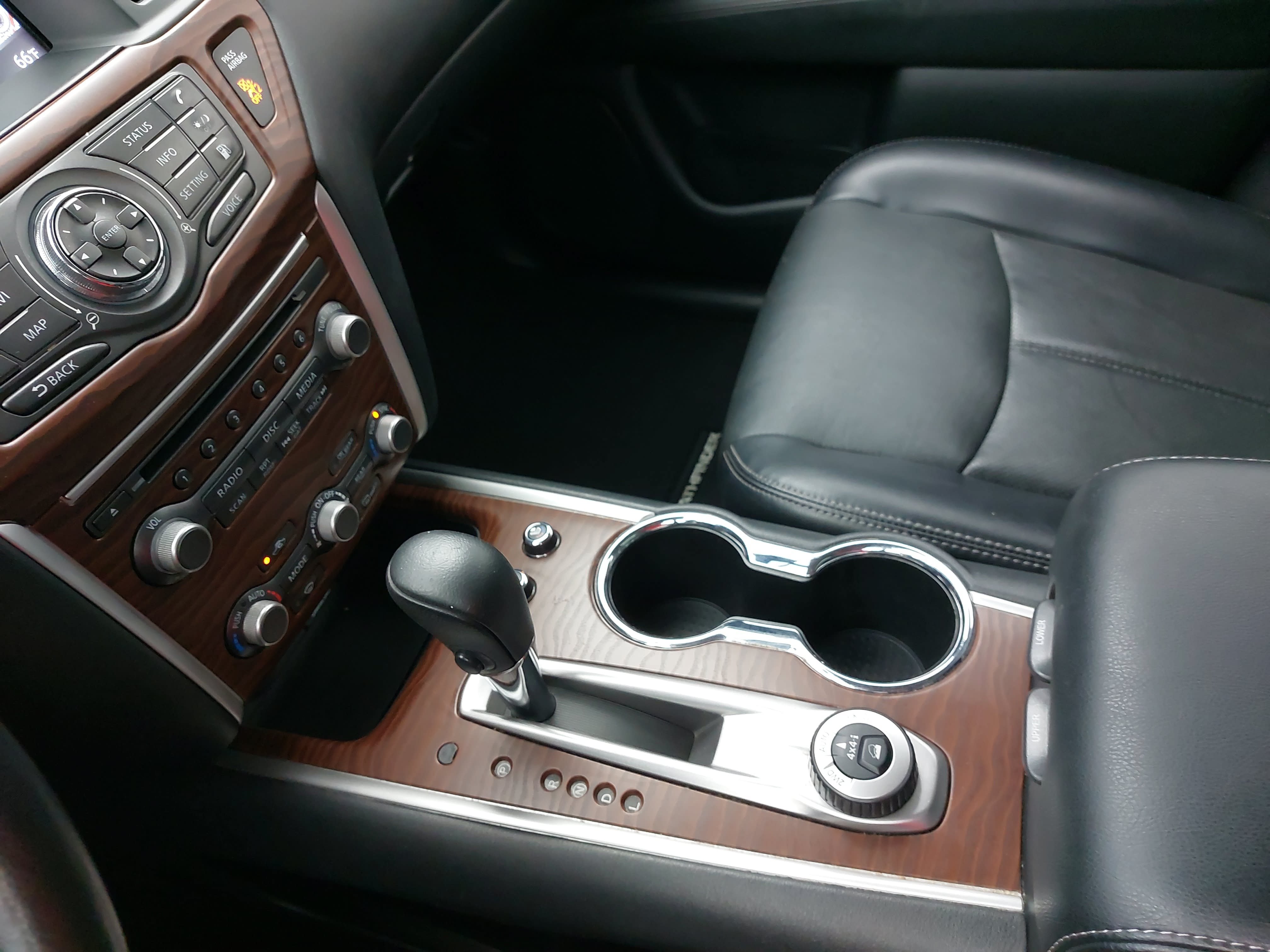Used 2020 Nissan Pathfinder Platinum AWD/4WD image 29
