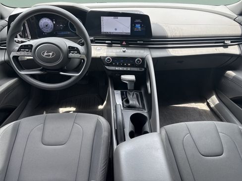 Used 2024 Hyundai Elantra SEL FWD image 9