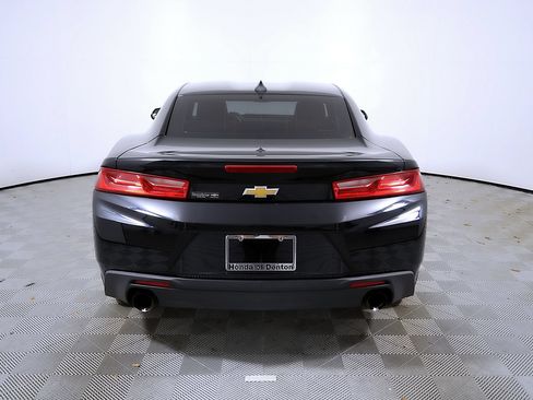 Used 2018 Chevrolet Camaro LT RWD image 8