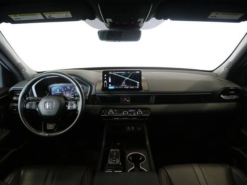 Used 2025 Honda Pilot Black Edition image 17