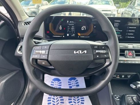 Used 2025 Kia K4 FWD image 13
