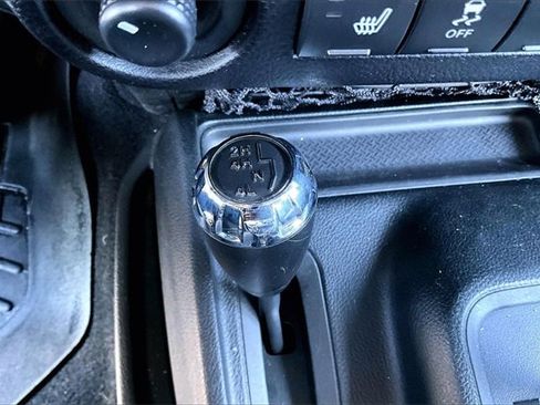 Used 2017 Jeep Wrangler Unlimited Freedom Edition image 15