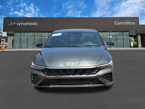 New 2026 Hyundai Elantra SEL Sport FWD image 2