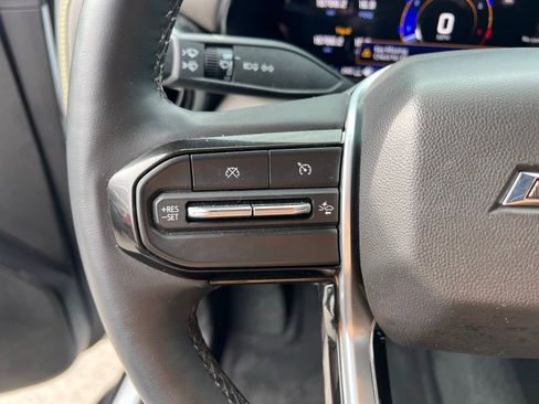 Used 2024 Chevrolet Colorado ZR2 w/ ZR2 Convenience Package III image 42