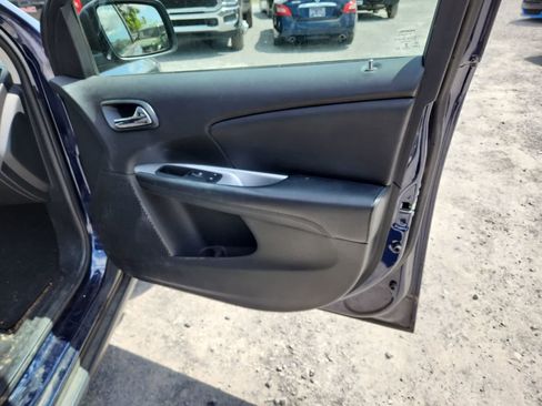 Used 2018 Dodge Journey SE image 22