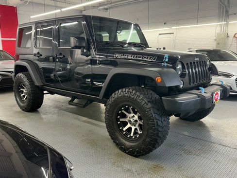 Used 2015 Jeep Wrangler Unlimited Rubicon w/ Dual Top Group AWD/4WD image 5