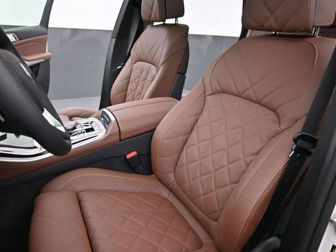 New 2026 BMW X5 xDrive50e image 11