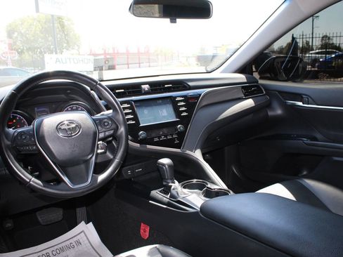 Used 2018 Toyota Camry SE FWD image 17