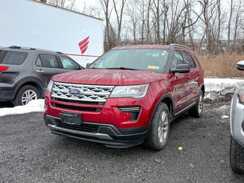 Used 2019 Ford Explorer XLT image 10