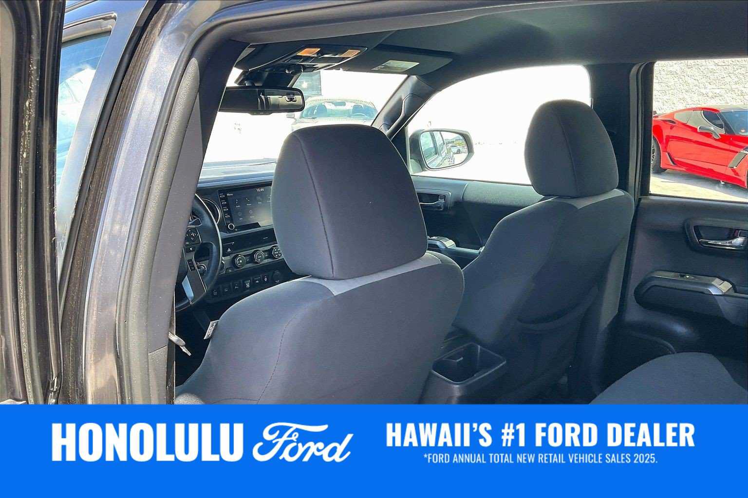 Used 2020 Toyota Tacoma TRD Off-Road w/ Technology Package AWD/4WD image 12