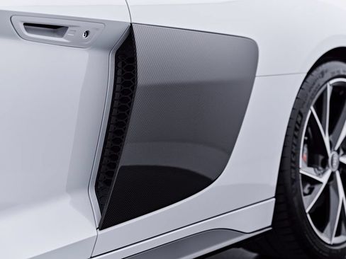 Used 2022 Audi R8 V10 w/ Carbon Exterior Package RWD image 35