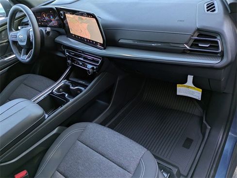 Certified 2026 Chevrolet Traverse LT w/ Driver Confidence Package image 30