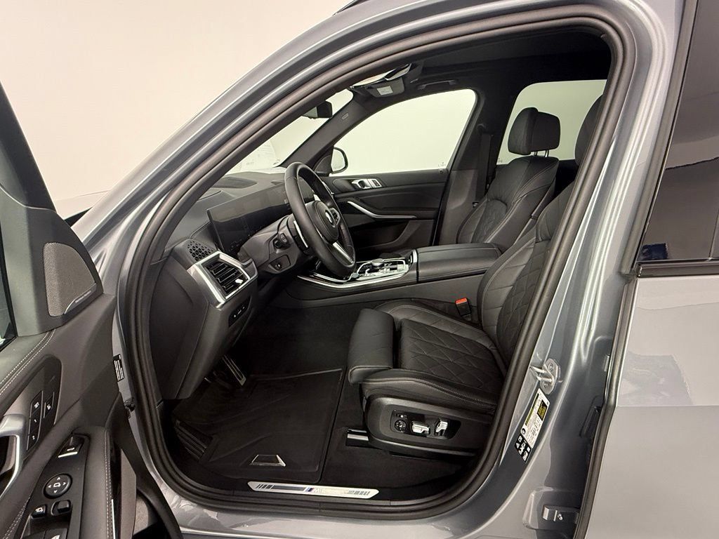 Certified 2025 BMW X5 xDrive40i w/ M Sport Package AWD/4WD image 17