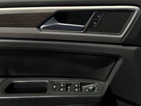 Used 2019 Volkswagen Atlas SEL R-Line FWD image 25