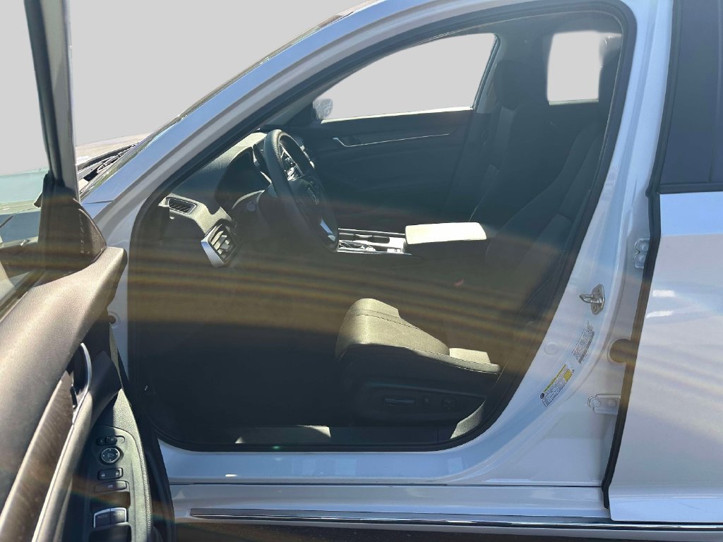 Used 2019 Honda Accord EX image 13