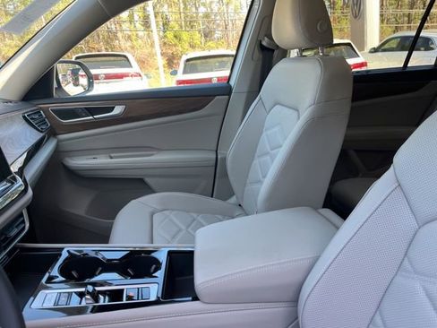 New 2026 Volkswagen Atlas SE image 10