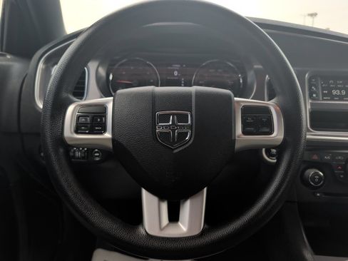 Used 2013 Dodge Charger SE RWD image 11
