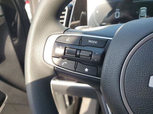 Certified 2025 Kia Sportage LX AWD/4WD image 10