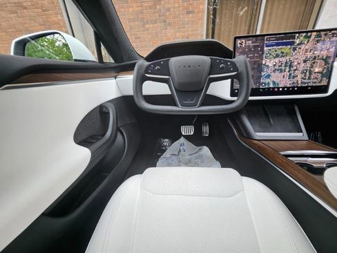 Used 2023 Tesla Model S AWD/4WD image 5