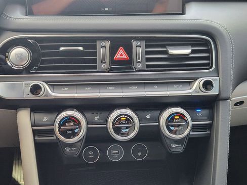 Used 2022 Genesis G70 2.0T w/ Prestige Package image 18