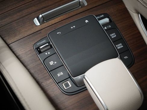 New 2026 Mercedes-Benz GLS 450 4MATIC image 30