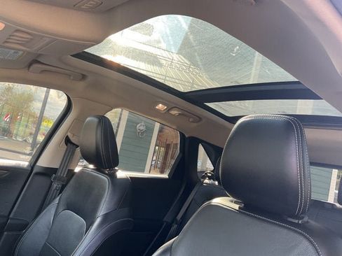 Used 2020 Ford Escape Titanium w/ Titanium Premium Package 2.0 AWD/4WD image 29