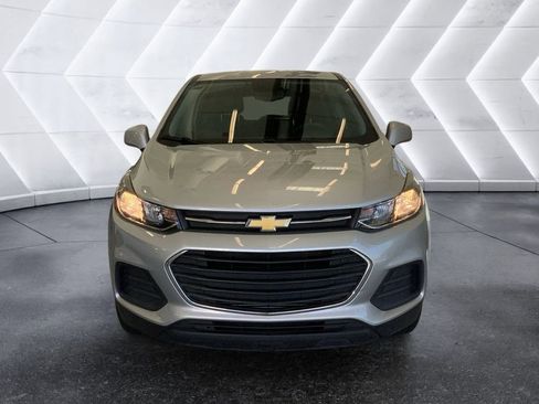 Used 2022 Chevrolet Trax LS w/ Tint and Cruise Package image 2