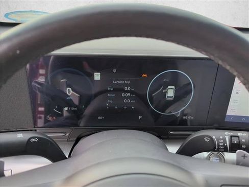 Used 2024 Hyundai Kona Limited FWD image 17