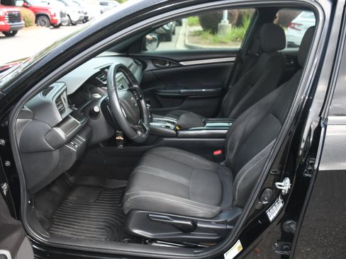 Used 2018 Honda Civic Sport image 7