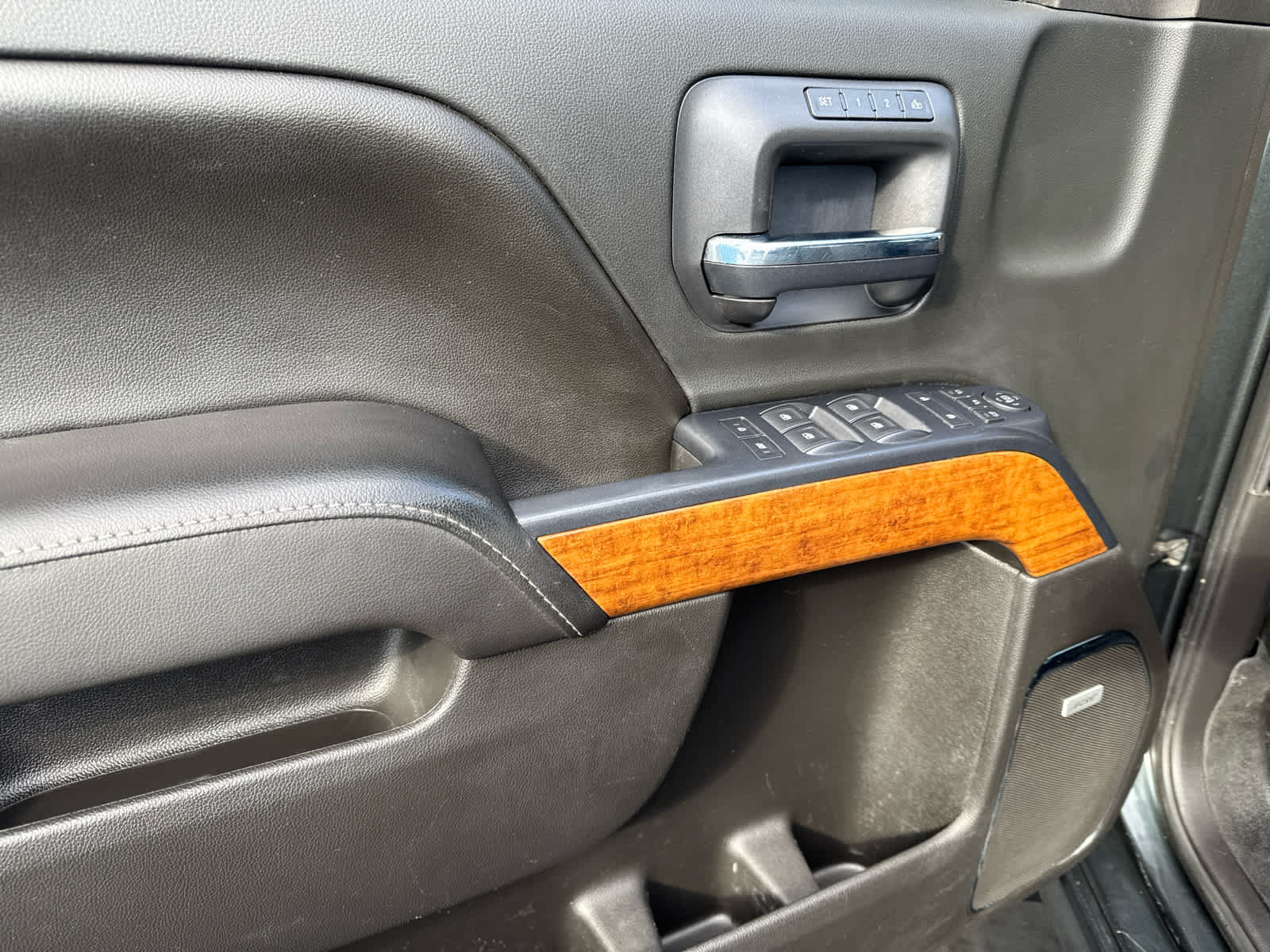 Used 2017 Chevrolet Silverado 2500 High Country w/ Duramax Plus Package AWD/4WD image 18