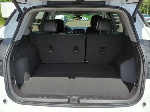 Used 2023 GMC Terrain SLT w/ LPO, Floor Liner Package AWD/4WD image 25