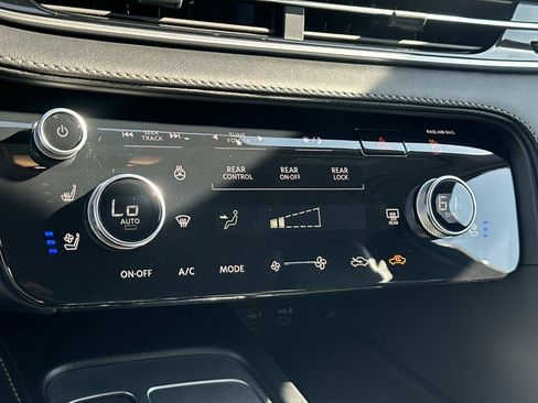 Used 2026 INFINITI QX60 Luxe w/ Family Package AWD/4WD image 13