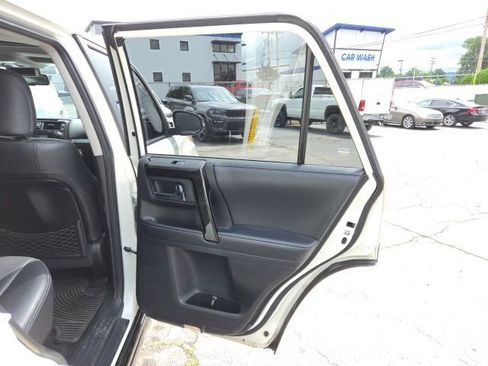 Used 2019 Toyota 4Runner Limited AWD/4WD image 26