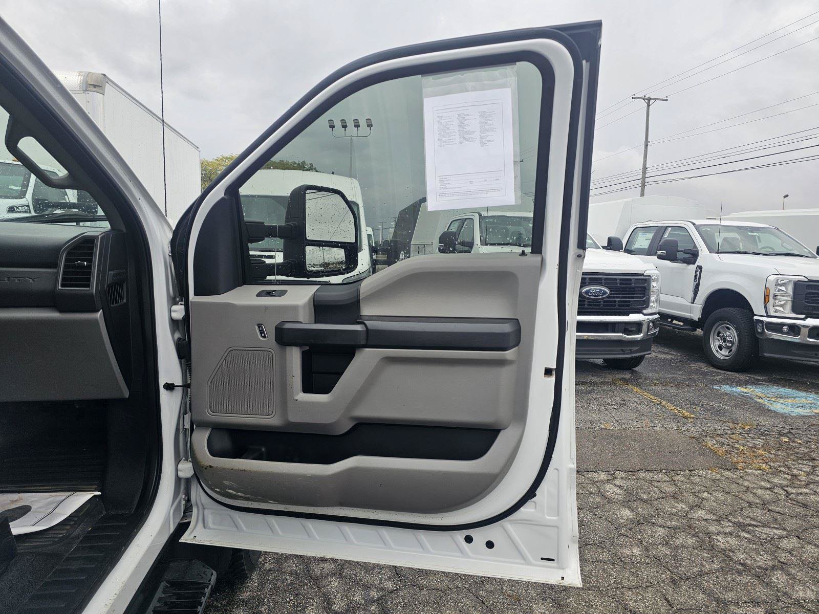 Used 2019 Ford F550 4x4 Regular Cab Super Duty image 12