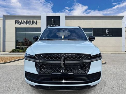 New 2025 Lincoln Navigator L Reserve w/ Jet Appearance Package AWD/4WD image 2