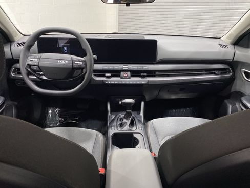 Used 2025 Kia K4 FWD image 20