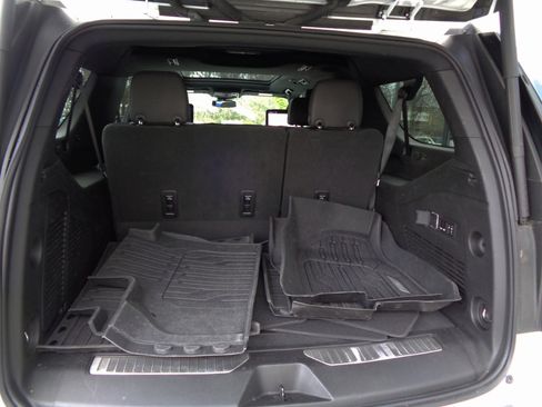 Used 2023 GMC Yukon XL AT4 w/ Technology Package image 19