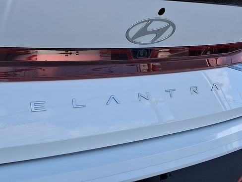 Certified 2025 Hyundai Elantra Sport image 30
