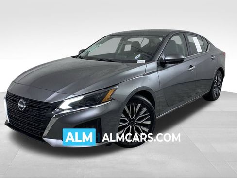 Used 2023 Nissan Altima 2.5 SV image 1