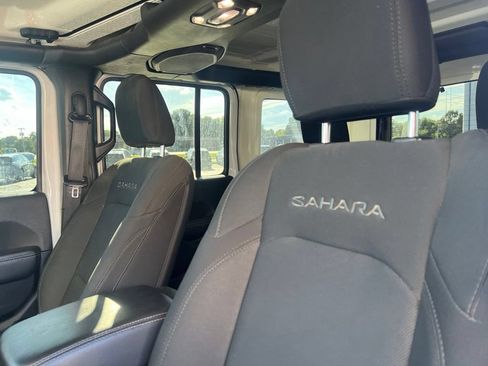 Used 2020 Jeep Wrangler Unlimited Sahara w/ Uconnect 4C Nav & Sound Group AWD/4WD image 8