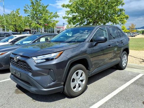 Used 2025 Toyota RAV4 LE AWD/4WD image 7