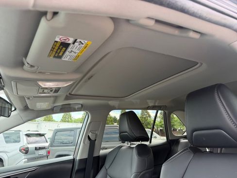 Used 2022 Toyota RAV4 XLE Premium image 25