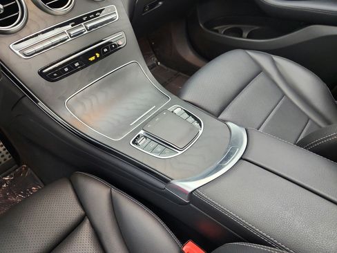 Used 2022 Mercedes-Benz GLC 300 image 11
