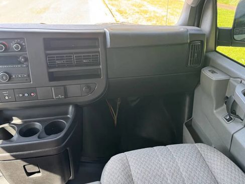 Used 2018 Chevrolet Express 2500 LS w/ Driver Convenience Package RWD image 23