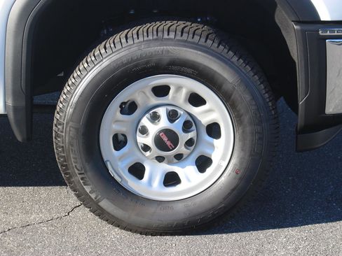 New 2025 GMC Sierra 2500 Pro w/ Convenience Package image 16