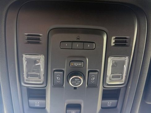 Used 2021 GMC Yukon XL AT4 w/ AT4 Premium Plus Package AWD/4WD image 22