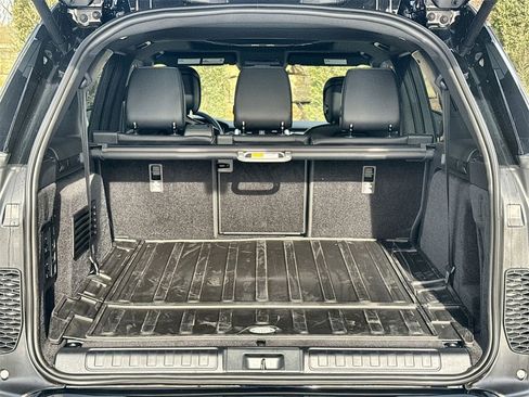 New 2026 Land Rover Discovery Limited Edition image 18