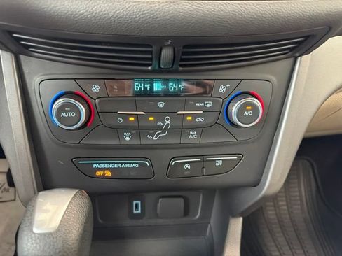 Used 2017 Ford Escape SE FWD image 21