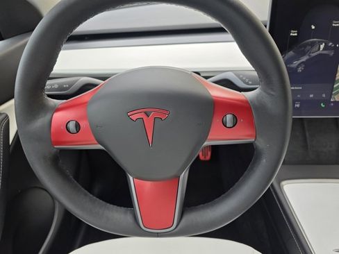 Used 2021 Tesla Model Y Long Range image 26